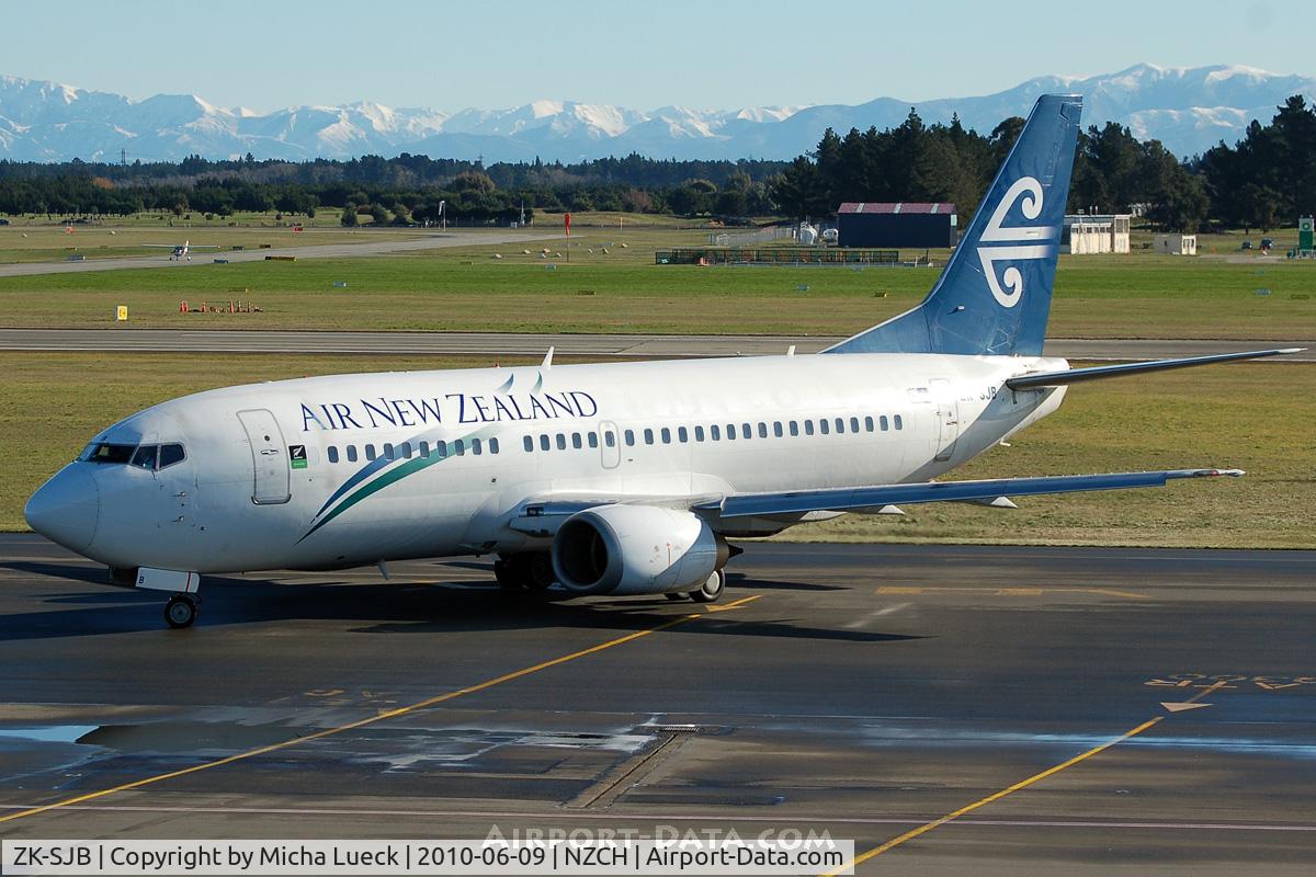 ZK-SJB, 1997 Boeing 737-33R C/N 28868, At Christchurch