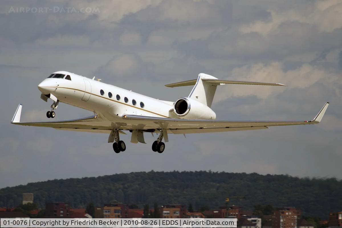 01-0076, 2001 Gulfstream Aerospace C-37A (G-V) C/N 645, departure from Stuttgart