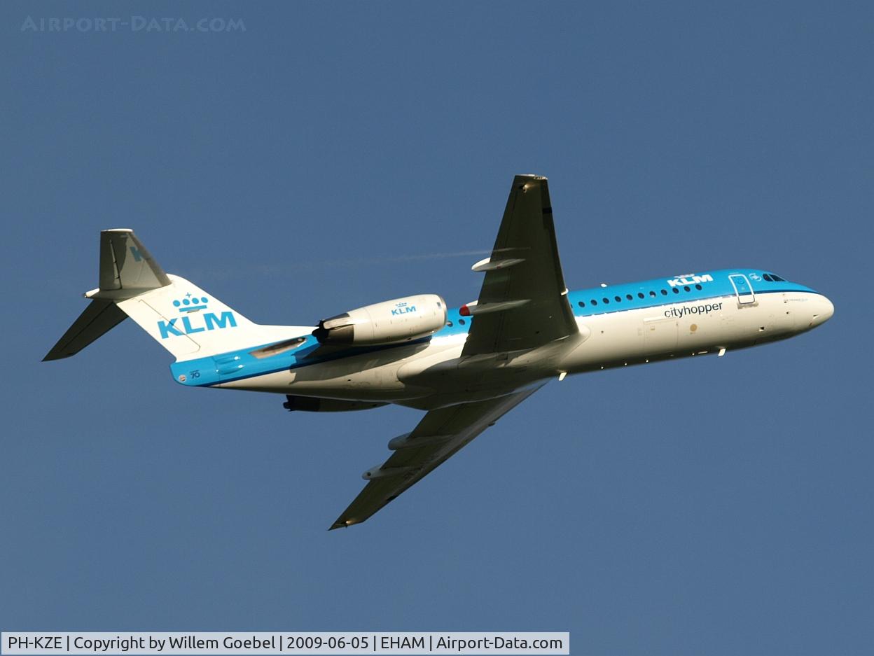 PH-KZE, 1996 Fokker 70 (F-28-0070) C/N 11576, Take off of the 