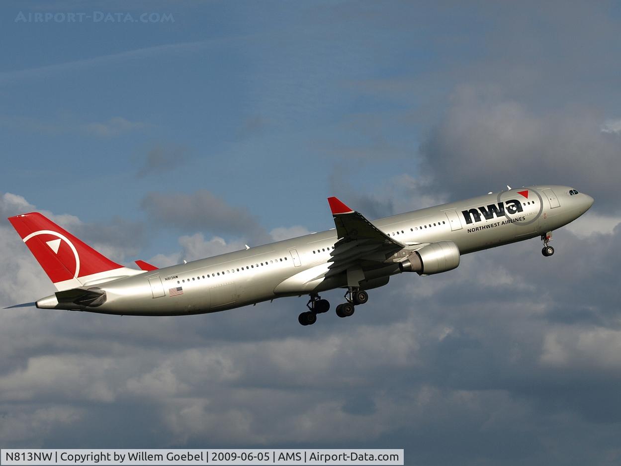 N813NW, 2006 Airbus A33-323X C/N 799, Take off of the 