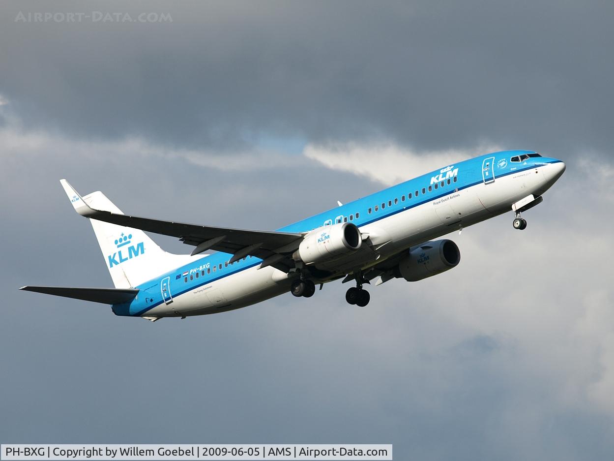PH-BXG, 2000 Boeing 737-8K2 C/N 30357, Take off of the 