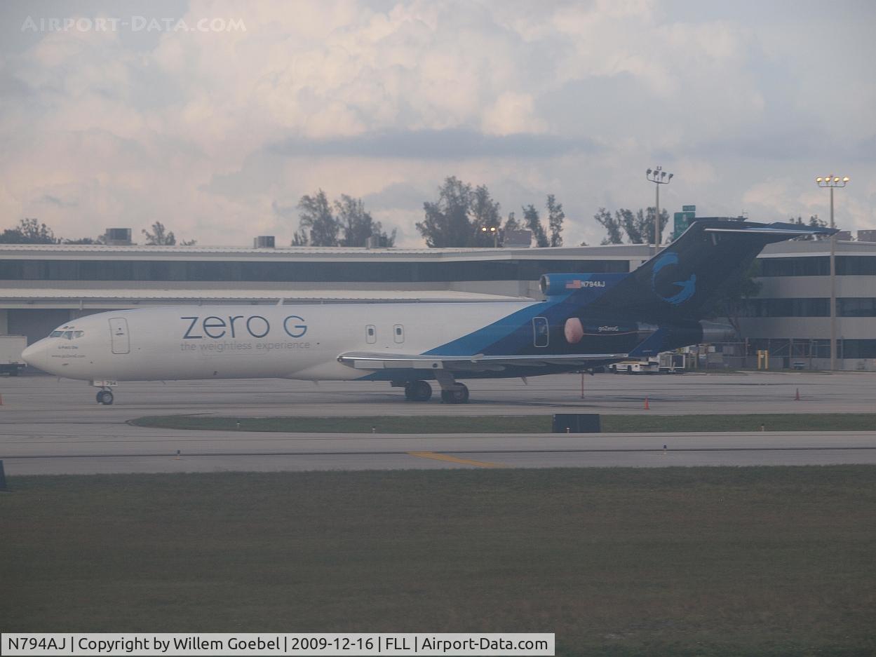 N794AJ, 1976 Boeing 727-227 C/N 21243, Take this photo from the window of the airplane.This is the plane for training off ZERO G.