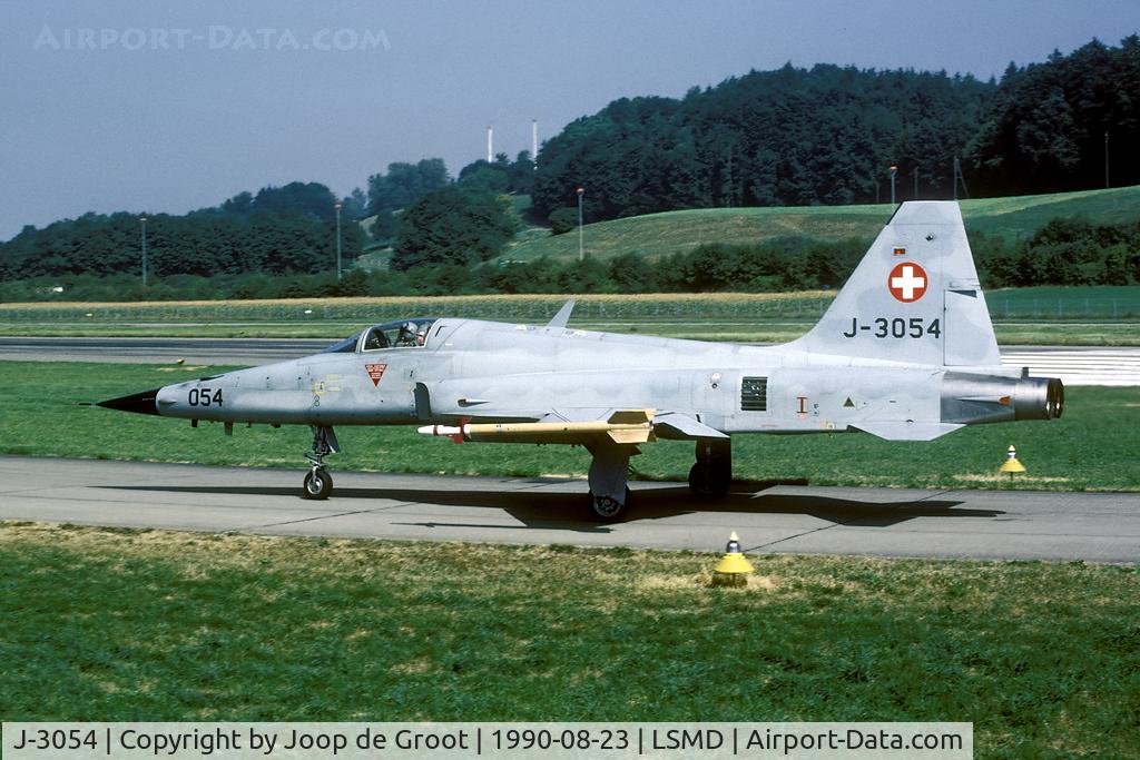 J-3054, Northrop F-5E Tiger II C/N L.3054, Still with the old black nose.