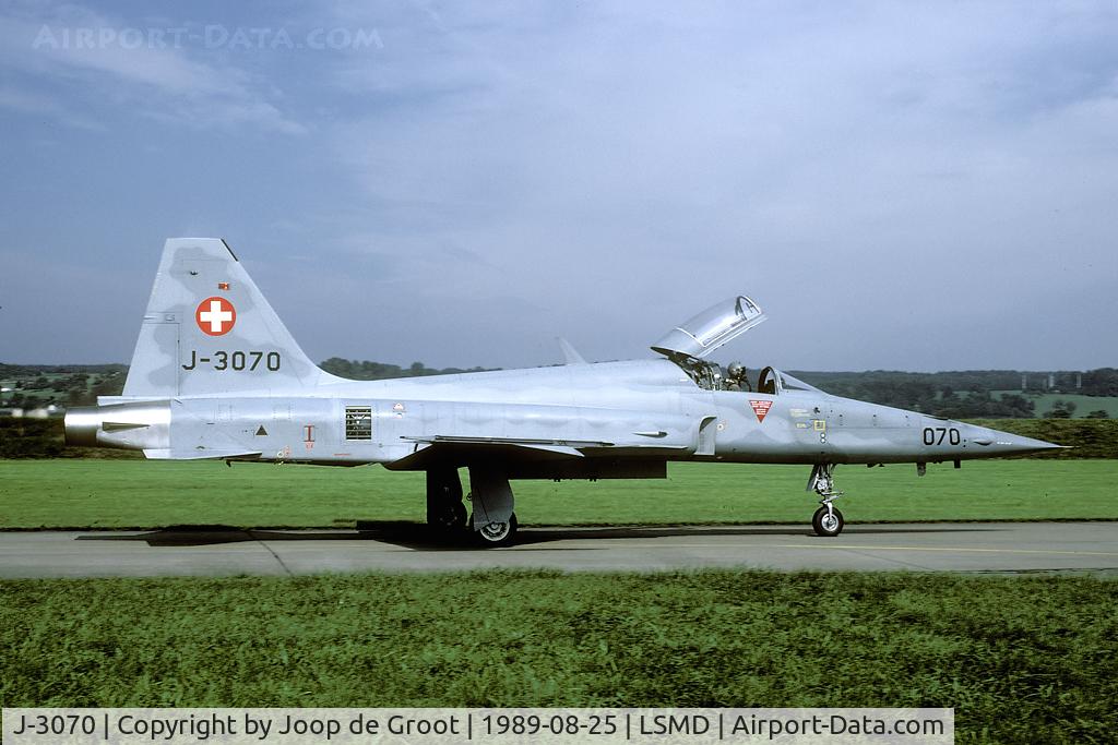 J-3070, Northrop F-5F Tiger II C/N L.1070, One of the great many aircraft flying during the AMEF89