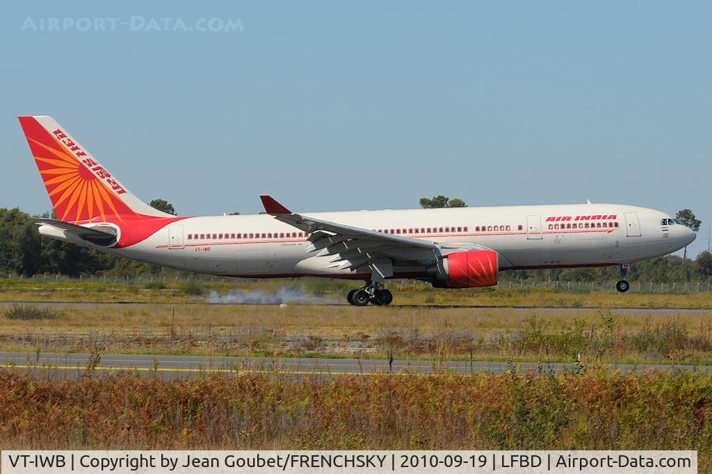 VT-IWB, 2000 Airbus A330-223 C/N 362, Air India to Sogerma
runway 05