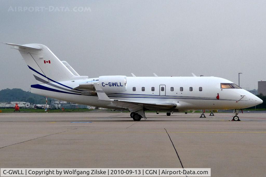 C-GWLL, 2001 Bombardier Challenger 604 (CL-600-2B16) C/N 5484, visitor