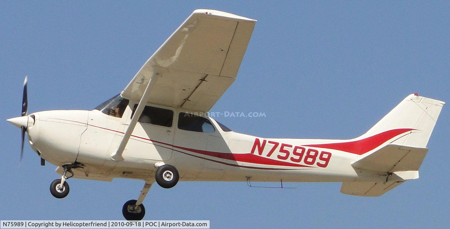 N75989, 1976 Cessna 172N C/N 17268089, Flying westbound