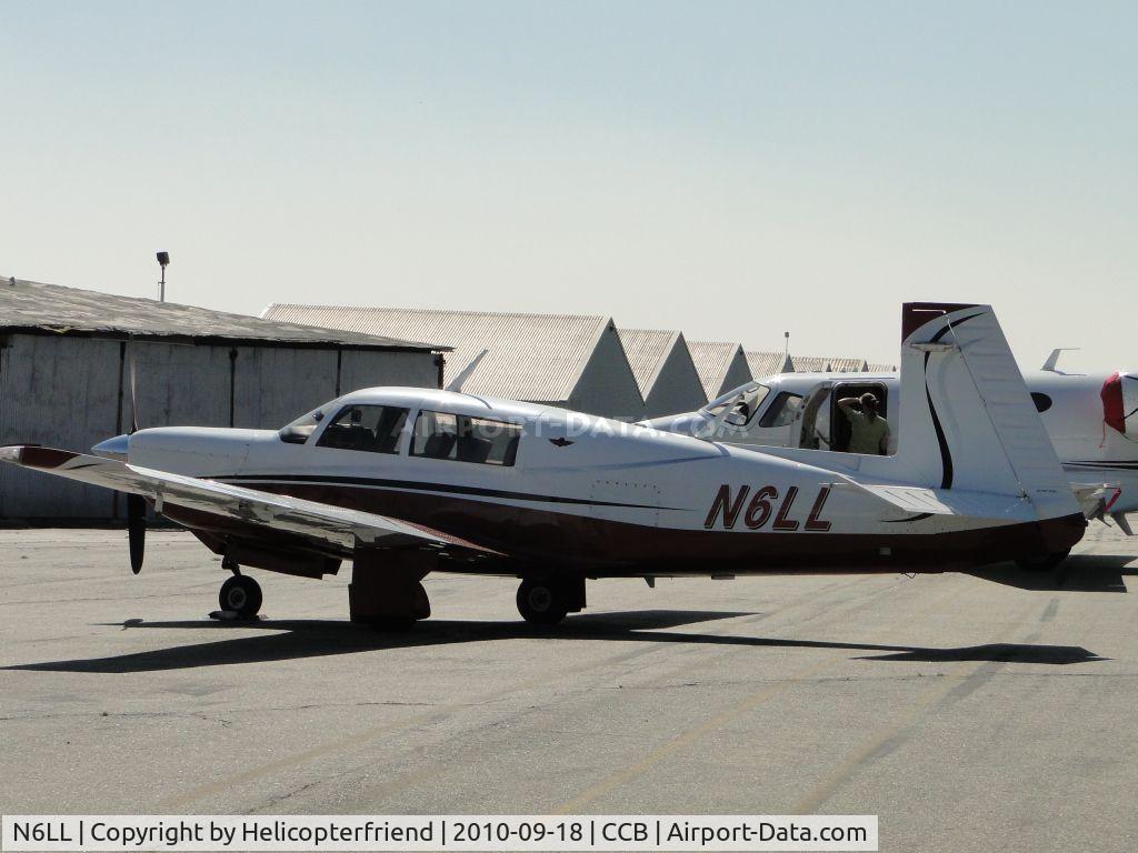 N6LL, 1982 Mooney M20K C/N 25-0698, Parked next to the Cessna 510 north of Maniac Kike's Cafe