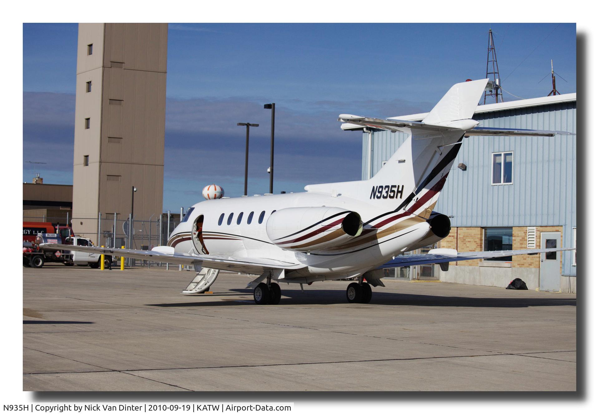 N935H, 1992 British Aerospace BAe.125 Series 800A C/N 258225, On the Ramp