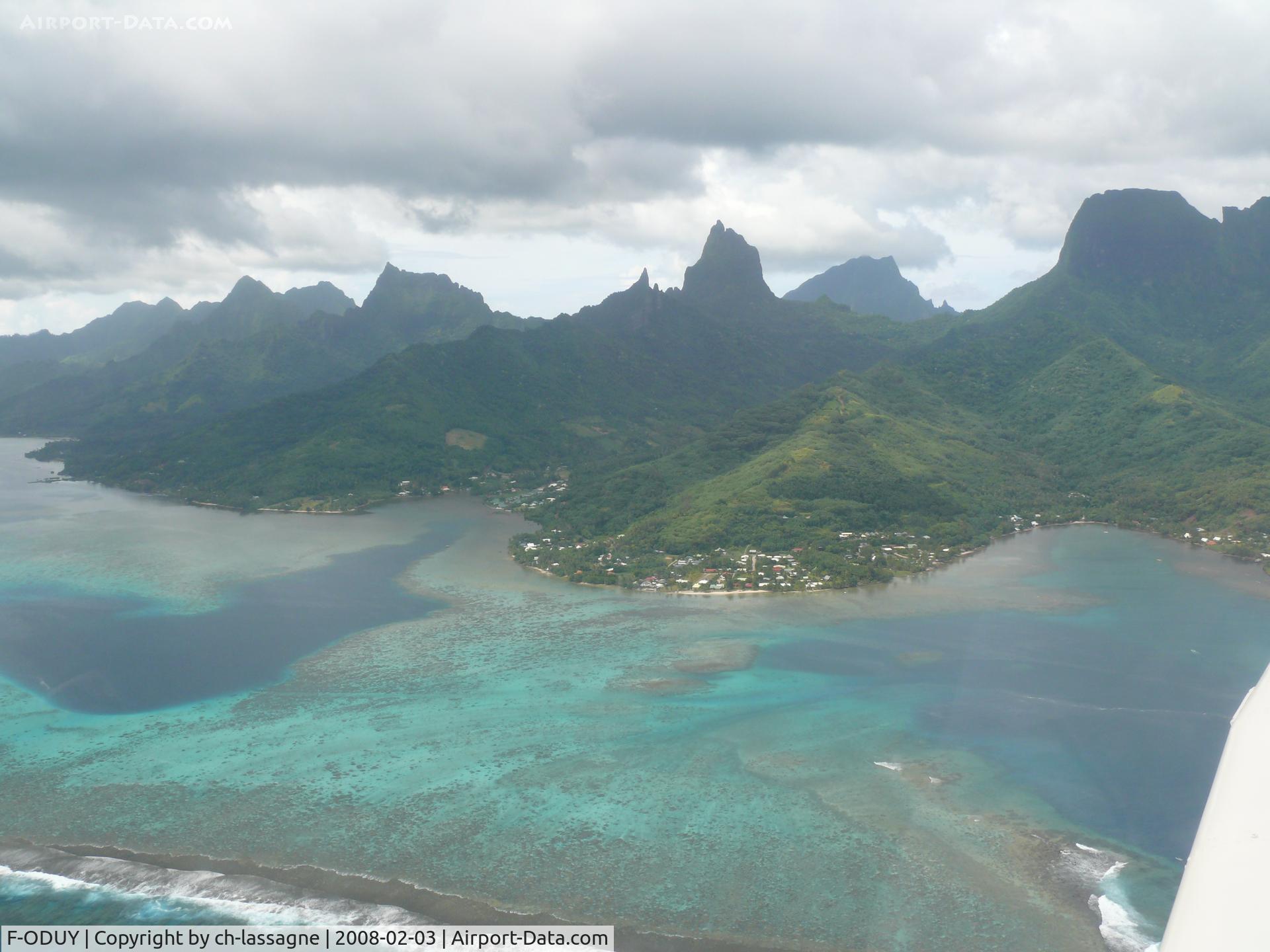 F-ODUY, 1988 Piper PA-28-181 Archer C/N 28-90092, Moorea island