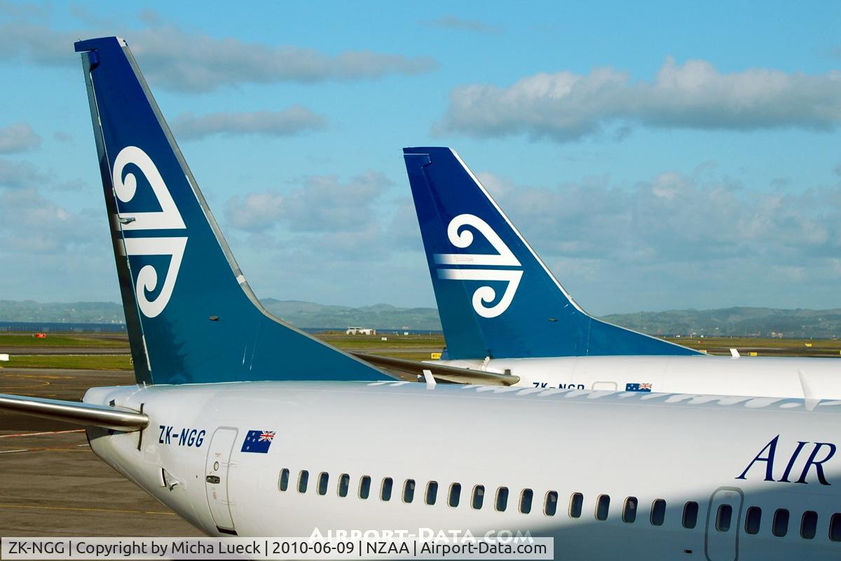 ZK-NGG, 1999 Boeing 737-319 C/N 25606, At Auckland