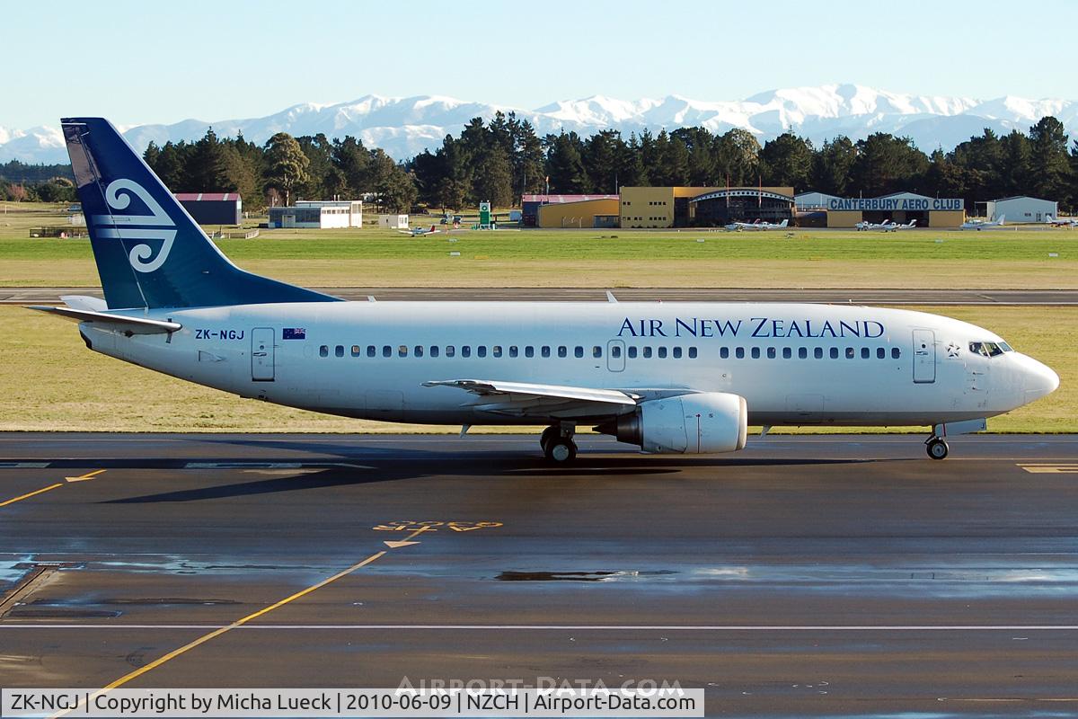 ZK-NGJ, 1999 Boeing 737-319 C/N 25609, At Christchurch