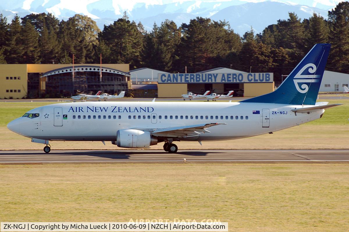 ZK-NGJ, 1999 Boeing 737-319 C/N 25609, At Christchurch