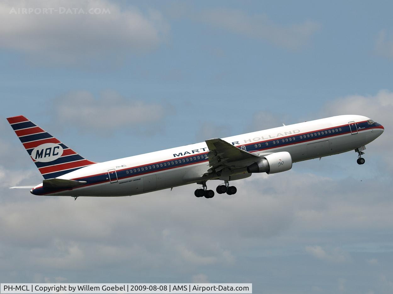 PH-MCL, 1992 Boeing 767-31A/ER C/N 26469, Take off of the  
