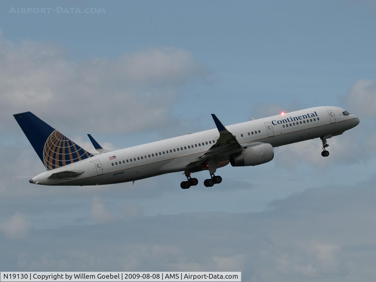 N19130, 1998 Boeing 757-224/ER C/N 28970, Take off of the  