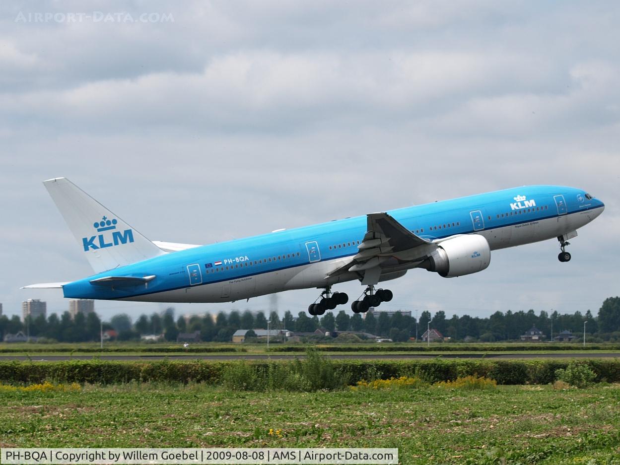 PH-BQA, 2003 Boeing 777-206/ER C/N 33711, Take off of the  