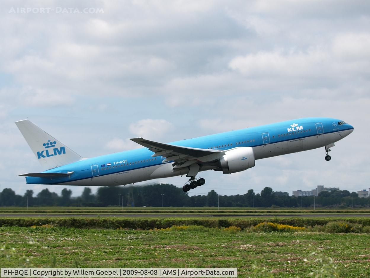 PH-BQE, 2004 Boeing 777-206/ER C/N 28691, Take off of the  