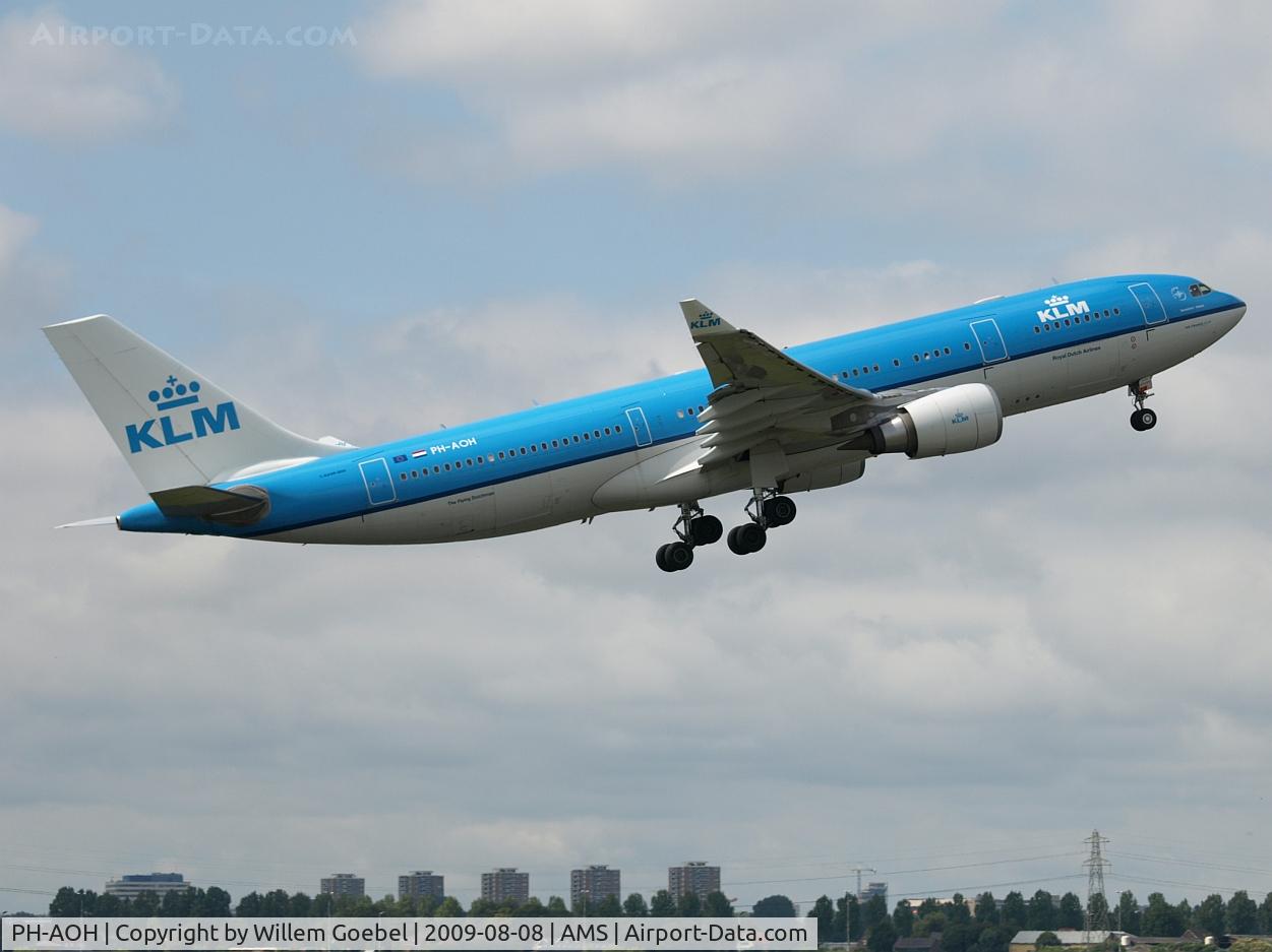 PH-AOH, 2006 Airbus A330-203 C/N 811, Take off of the  
