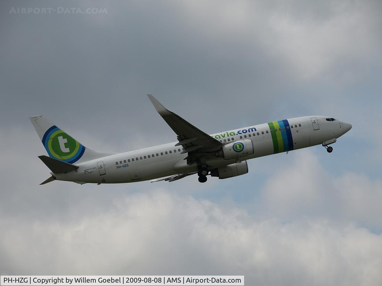 PH-HZG, 2000 Boeing 737-8K2 C/N 28379, Take off of the  