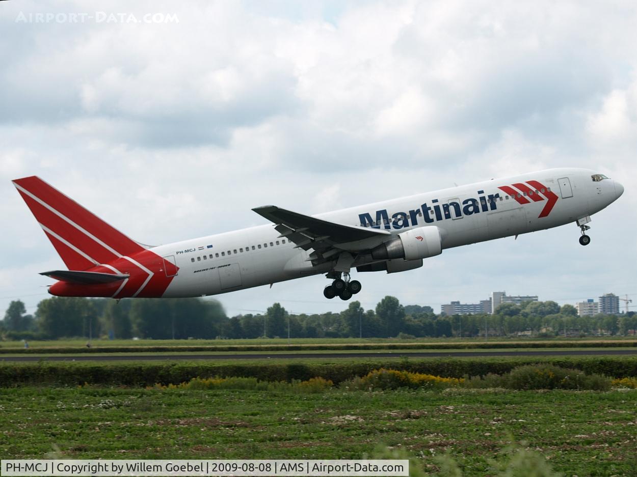 PH-MCJ, 1993 Boeing 767-33A C/N 25535, Take off of the  