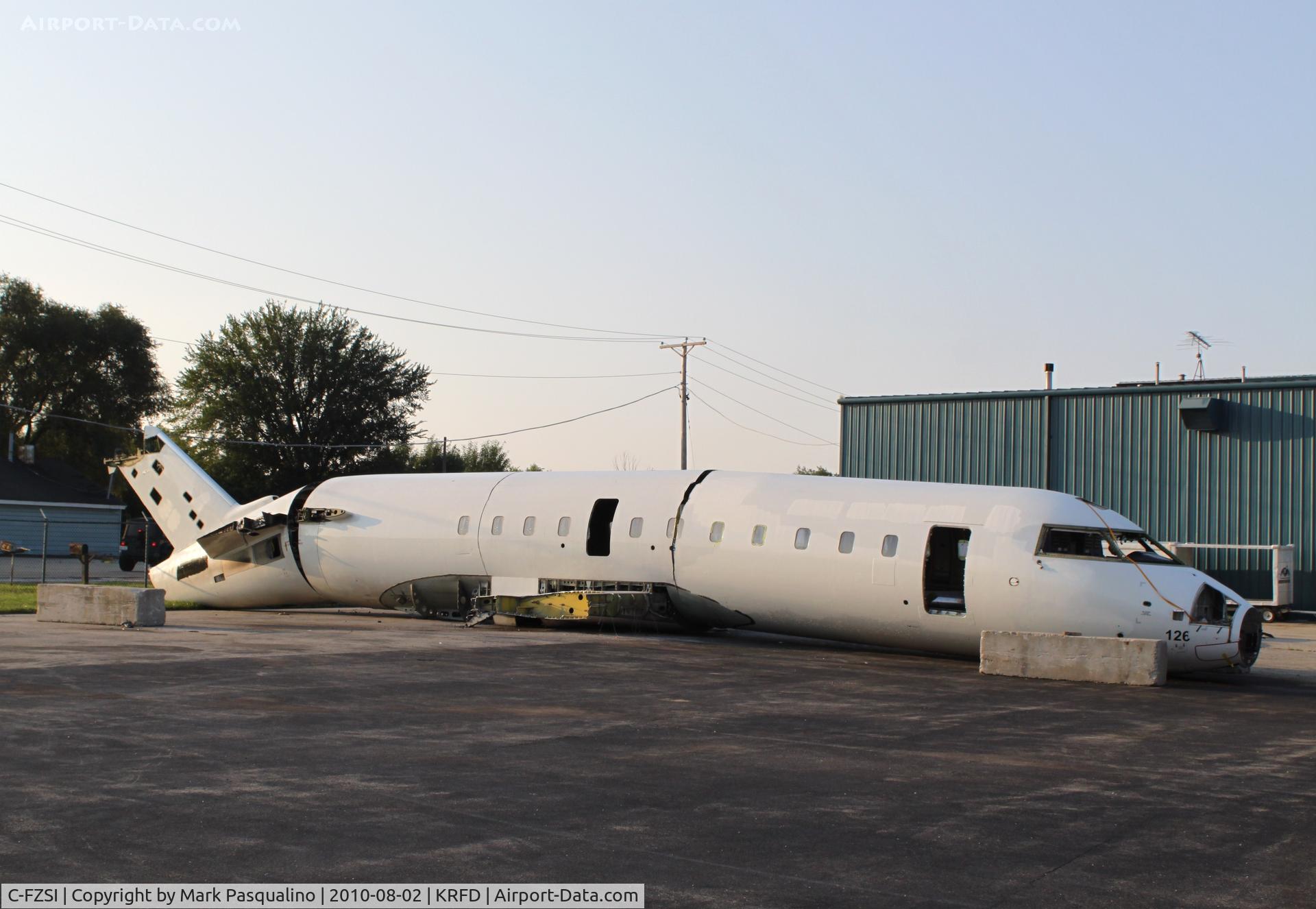 C-FZSI, 1997 Canadair CRJ-100ER (CL-600-2B19) C/N 7160, CL-600-2B19