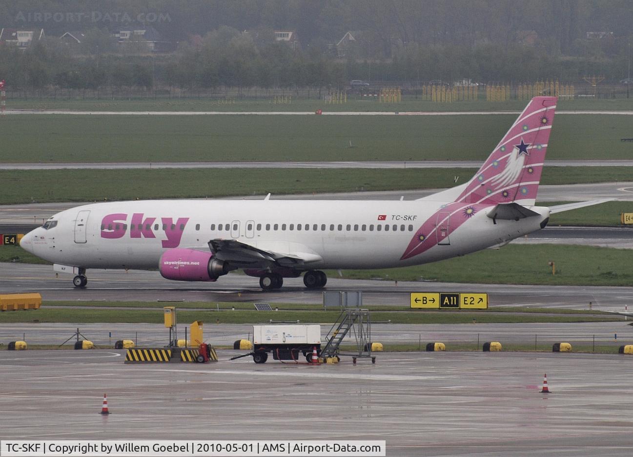 TC-SKF, 1993 Boeing 737-4Q8 C/N 26291/2513, Taxi to the gate