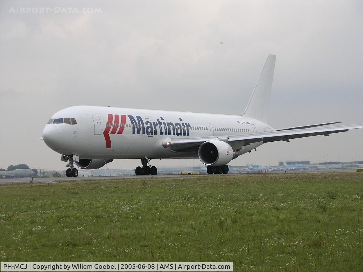 PH-MCJ, 1993 Boeing 767-33A C/N 25535, Taxi to the gate off Amsterdam airport