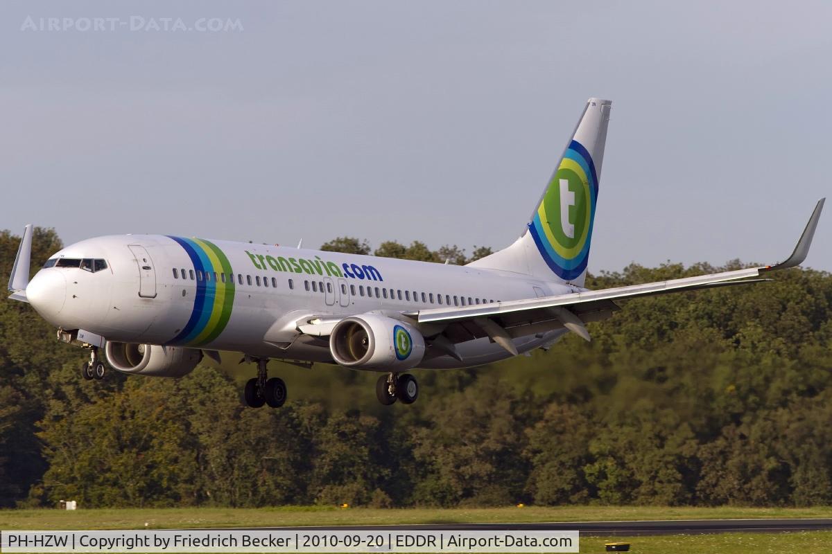 PH-HZW, 2002 Boeing 737-8K2 C/N 29345, moments prior touchdown
