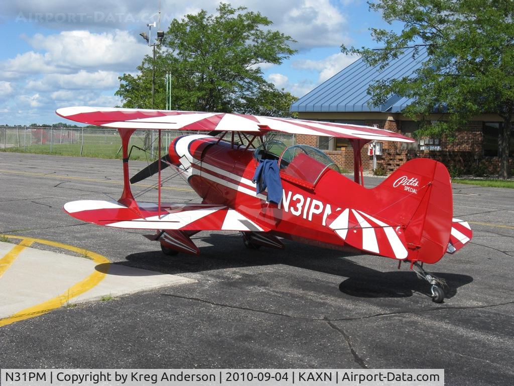 N31PM, 1976 Pitts S-1S Special C/N 1-0040, Pitts S-1S at the fuel pump.