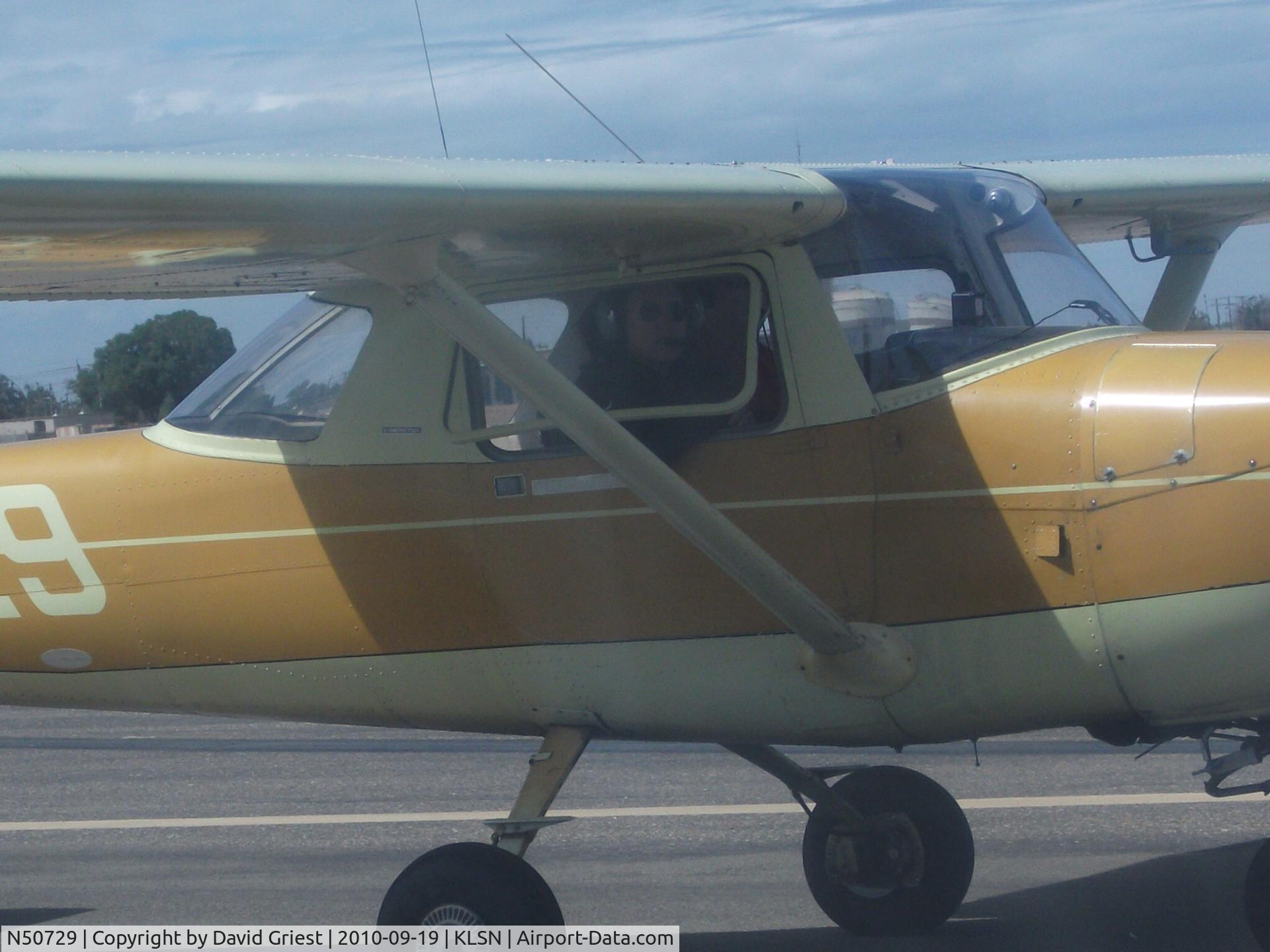 N50729, 1968 Cessna 150J C/N 15069513, Landing in Los Banos (KLSN)