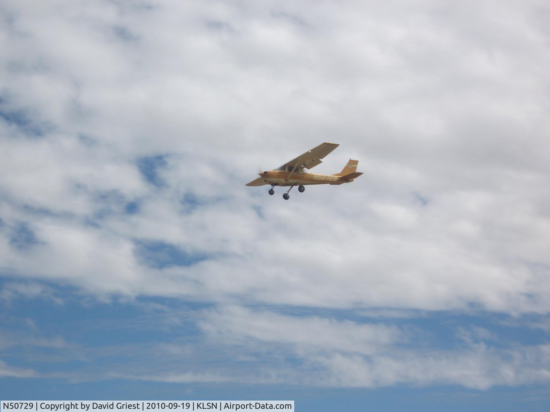 N50729, 1968 Cessna 150J C/N 15069513, Landing in Los Banos (KLSN)