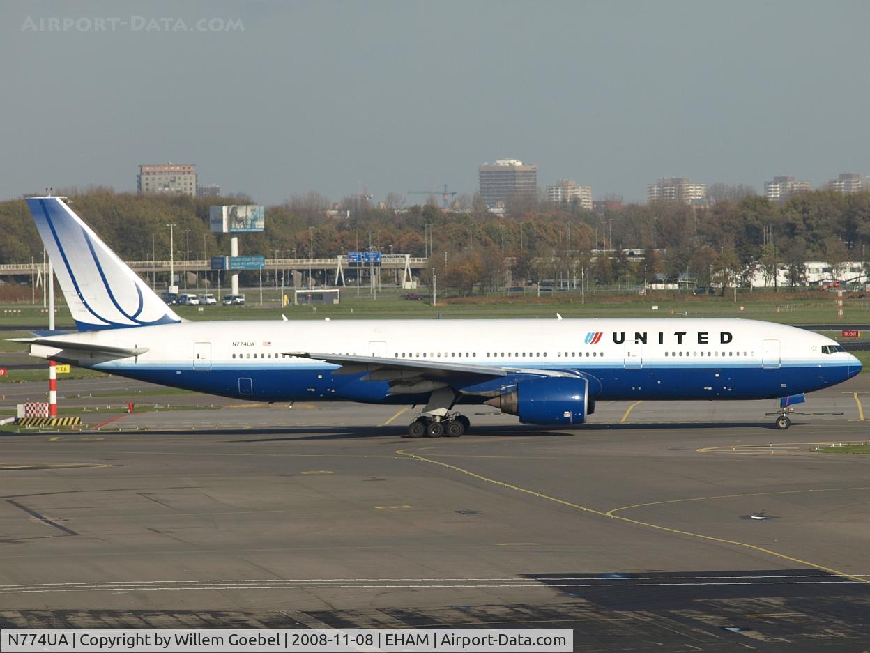 N774UA, 1996 Boeing 777-222 C/N 26936, Taxi to the runway for take off.