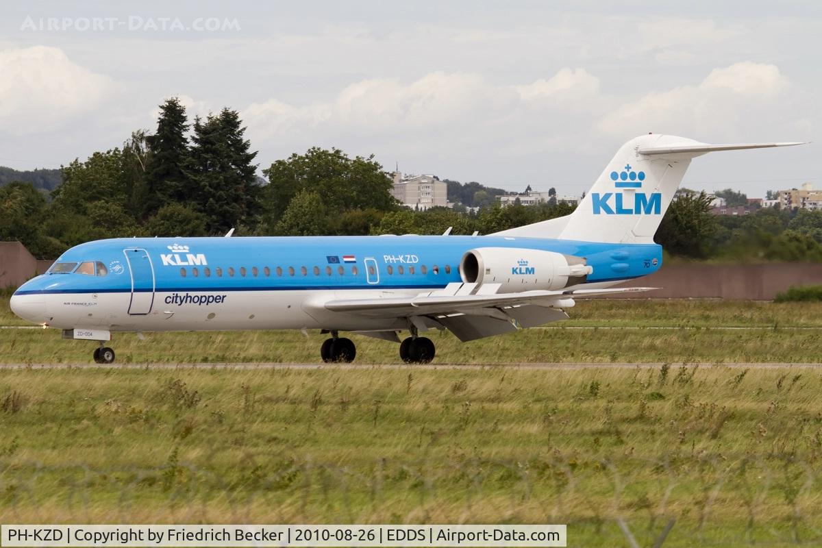 PH-KZD, 1997 Fokker 70 (F-28-0070) C/N 11582, decelerating after touchdown