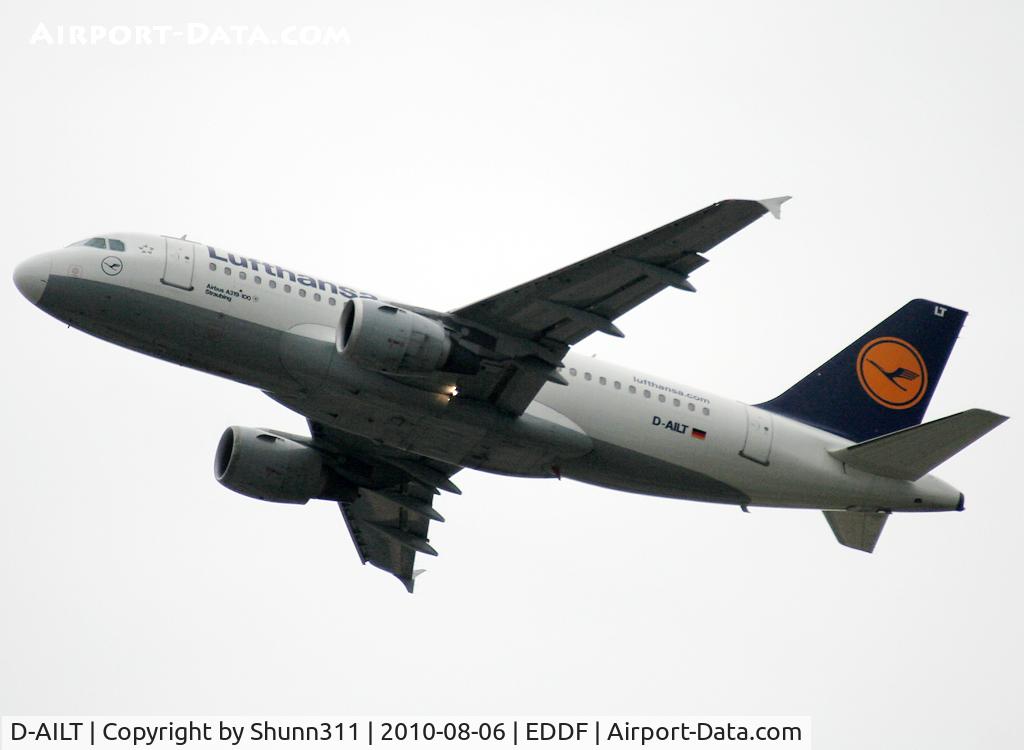 D-AILT, 1997 Airbus A319-114 C/N 738, Taking off rwy 25L