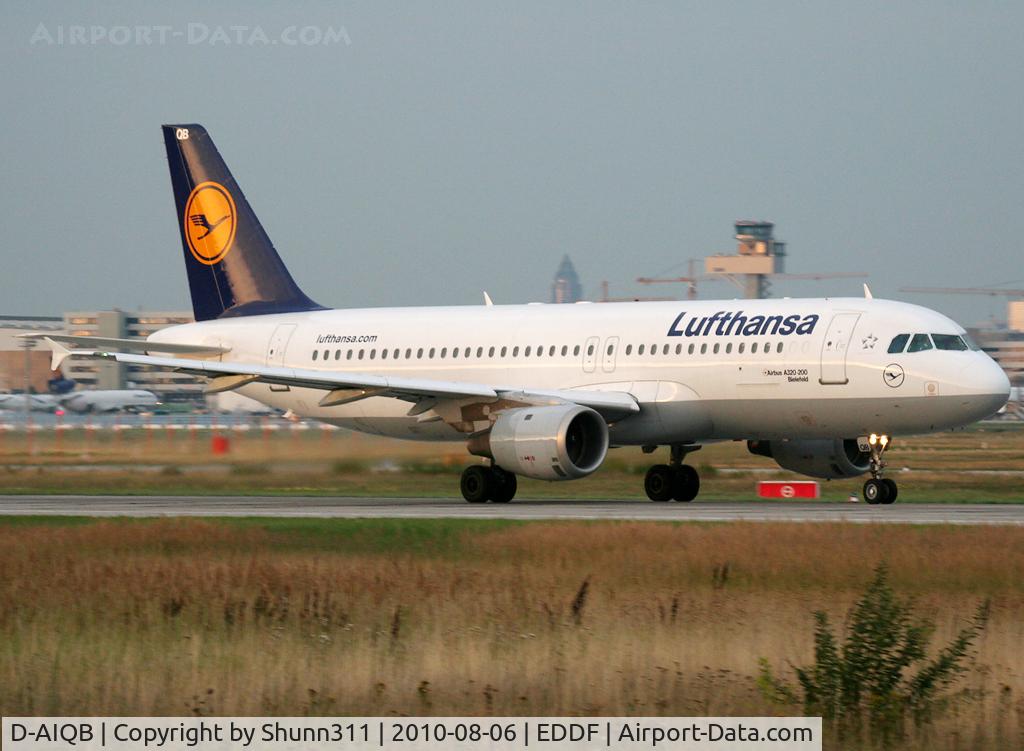 D-AIQB, 1991 Airbus A320-211 C/N 0200, Taking off rwy 18