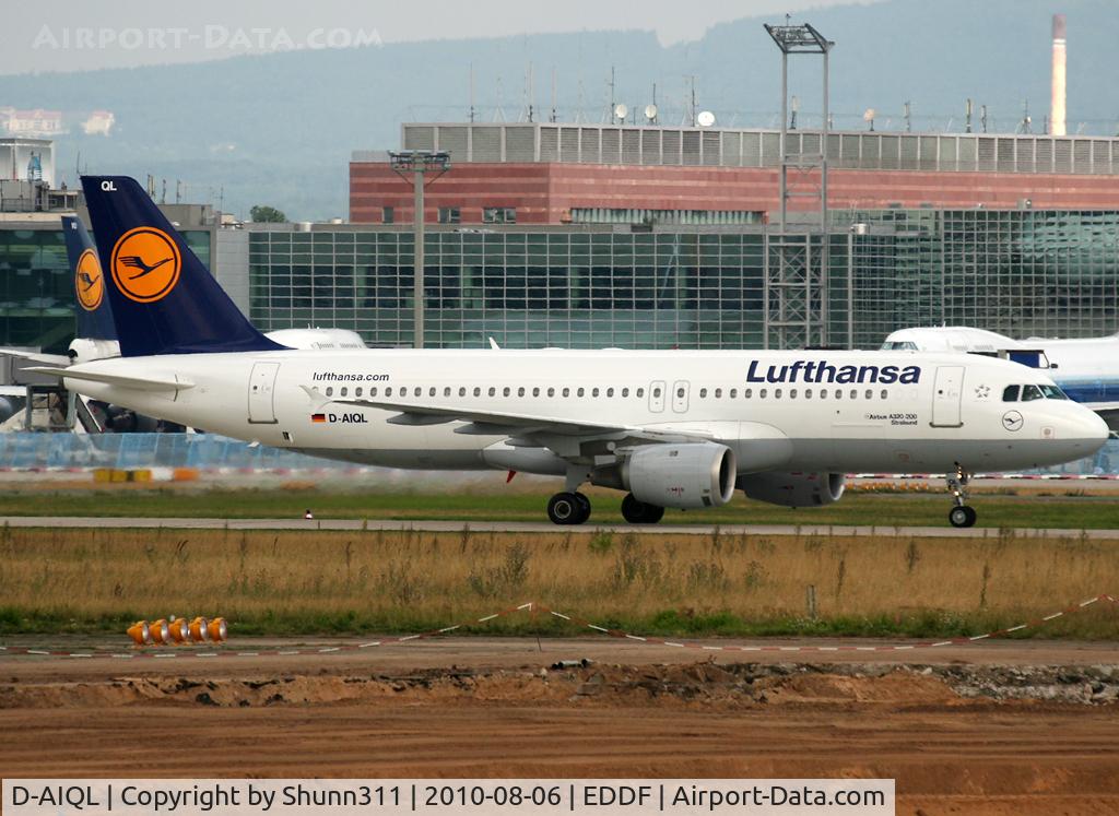 D-AIQL, 1991 Airbus A320-211 C/N 0267, Taxiing to the terminal after landing rwy 07L
