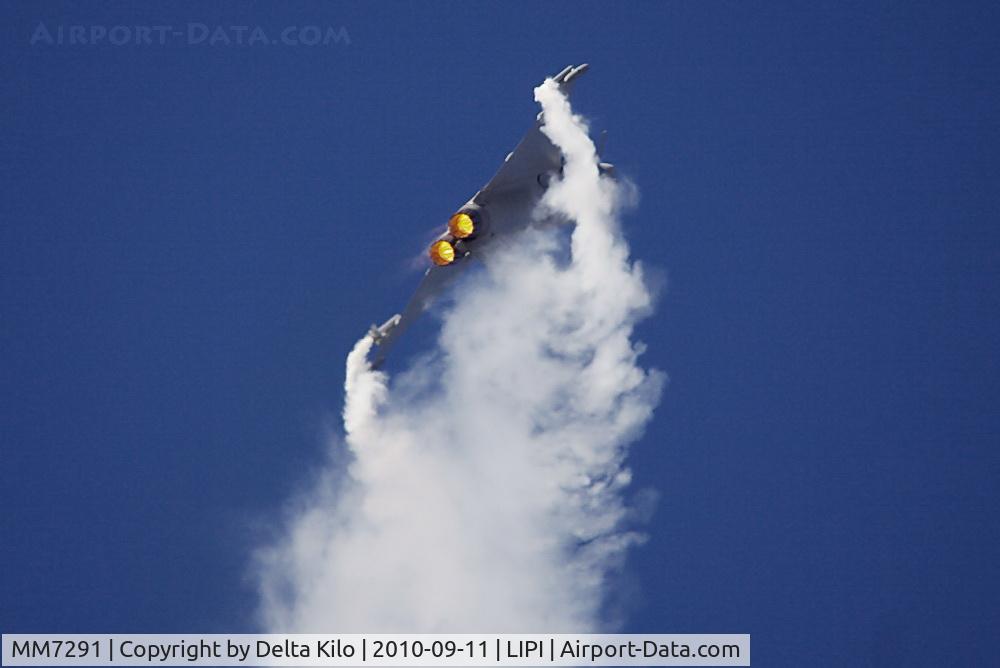 MM7291, Eurofighter EF-2000 Typhoon S C/N IS023, Italy - Air Force
Eurofighter EF-2000 Typhoon S
MM7291 / 4-11 (cn IS023)
