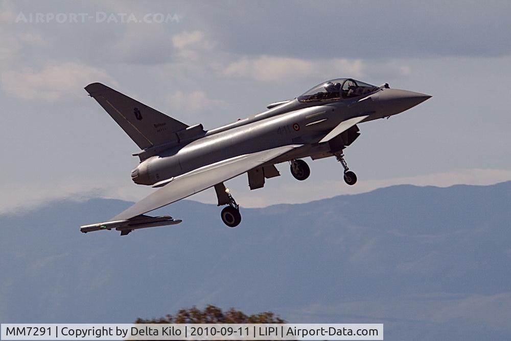 MM7291, Eurofighter EF-2000 Typhoon S C/N IS023, Italy - Air Force
Eurofighter EF-2000 Typhoon S
MM7291 / 4-11 (cn IS023)