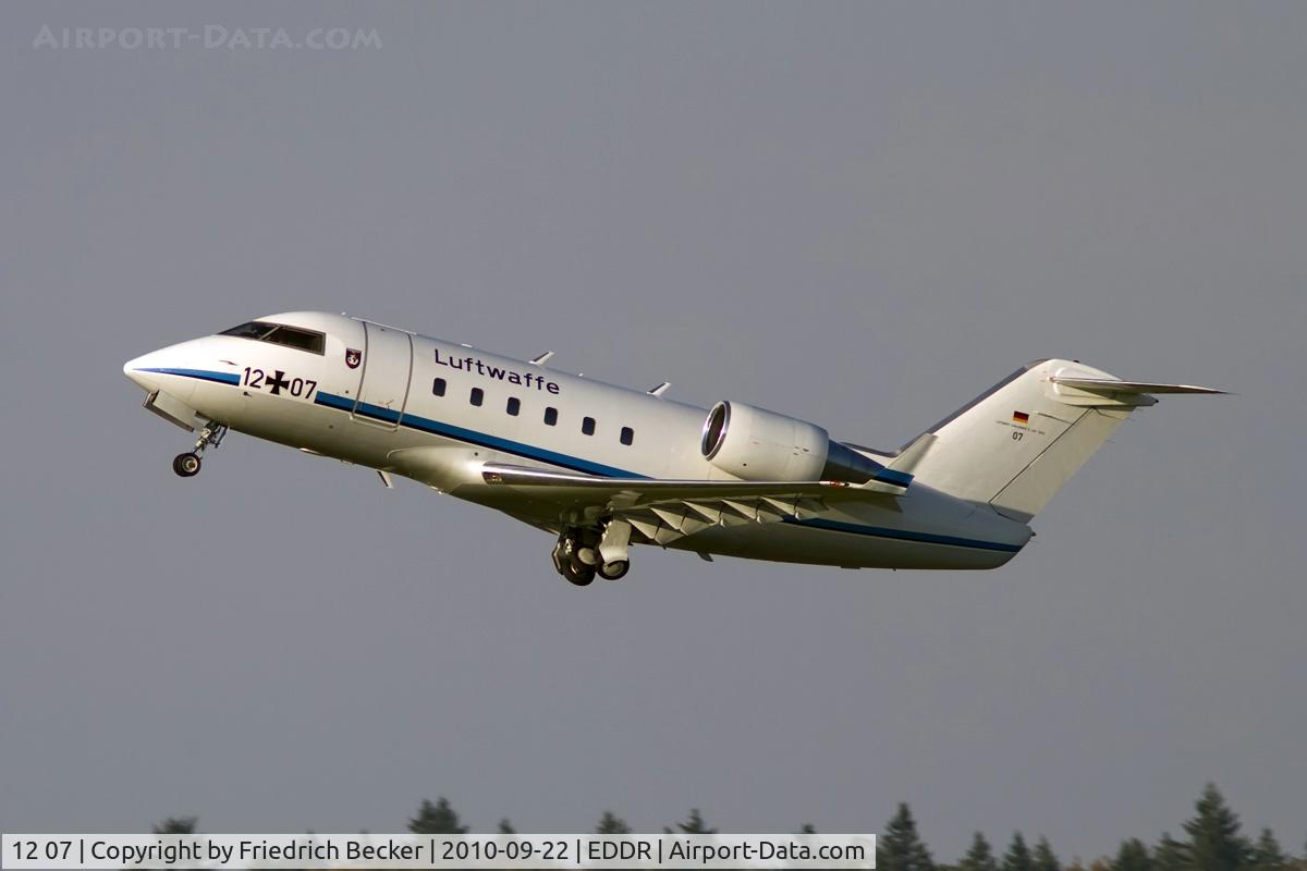 12 07, 1986 Canadair Challenger 601 (CL-600-2A12) C/N 3059, departing Saarbrücken via RW27