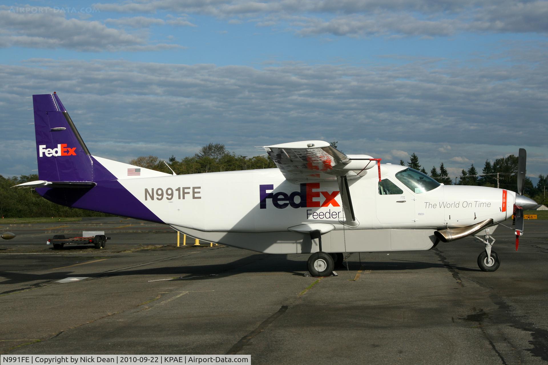 N991FE, 1988 Cessna 208B C/N 208B0127, KPAE