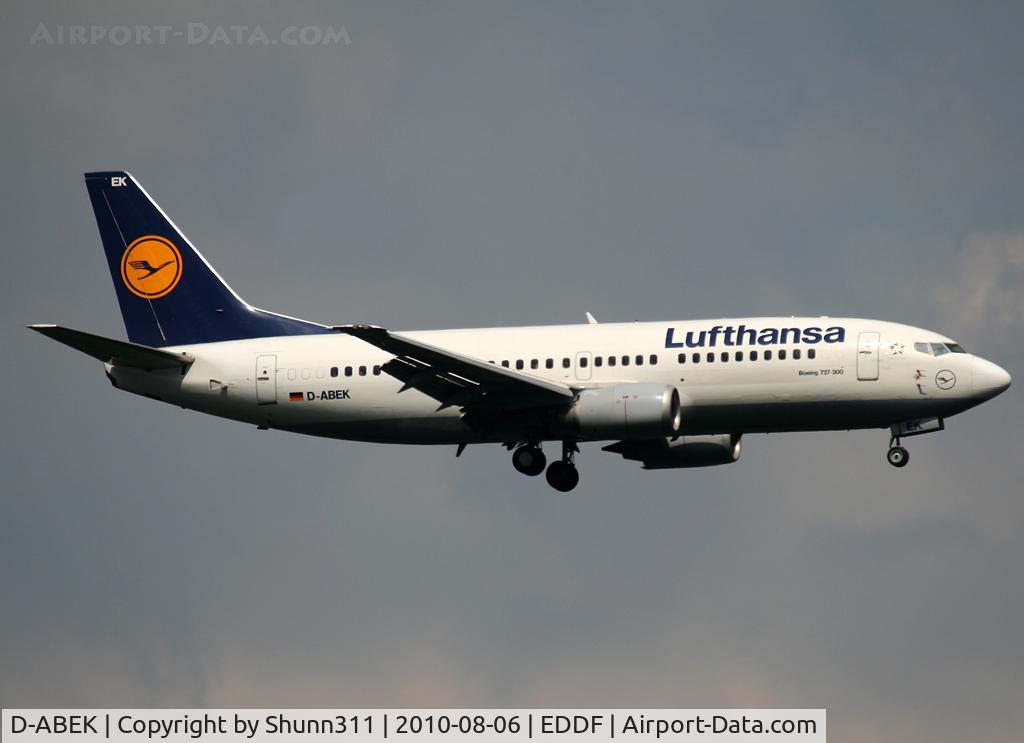 D-ABEK, 1991 Boeing 737-330 C/N 25414, Landing rwy 07R