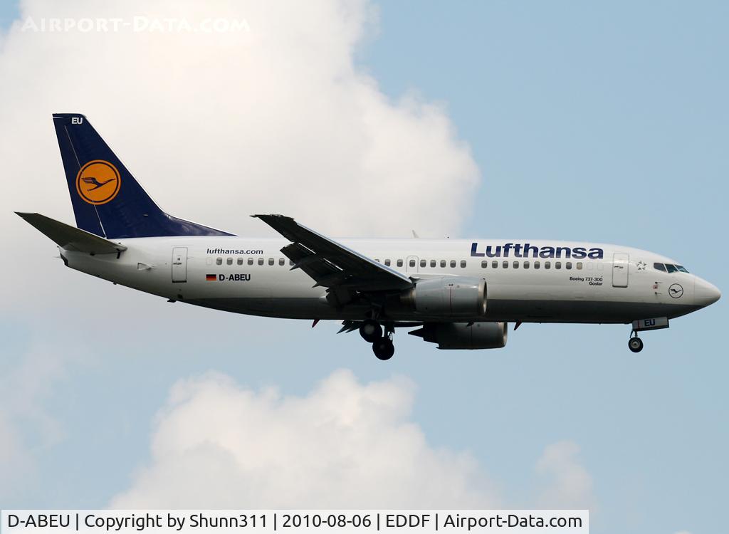 D-ABEU, 1995 Boeing 737-330 C/N 27904, Landing rwy 07L
