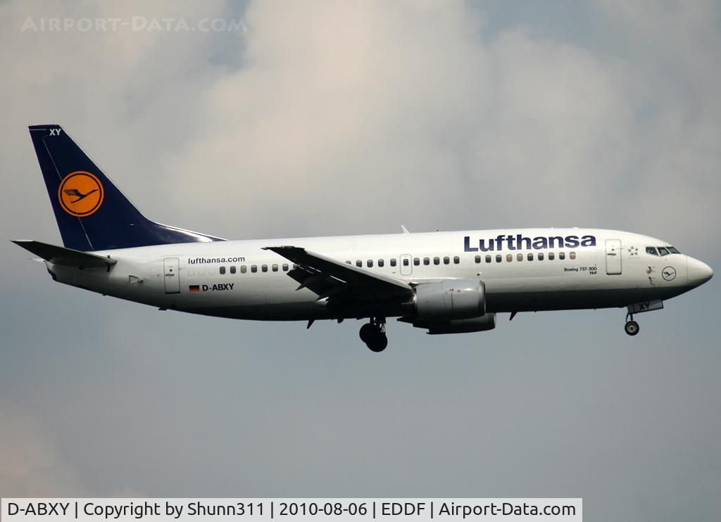 D-ABXY, 1989 Boeing 737-330 C/N 24563, Landing rwy 07L