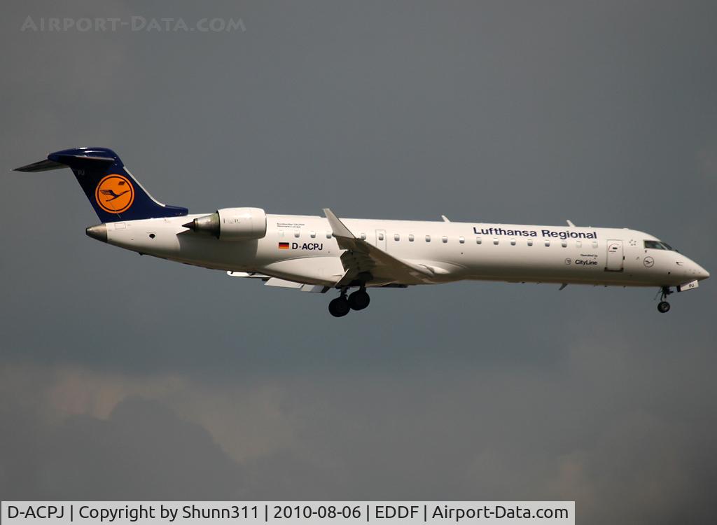 D-ACPJ, Canadair CRJ-701ER (CL-600-2C10) Regional Jet C/N 10040, Landing rwy 07R