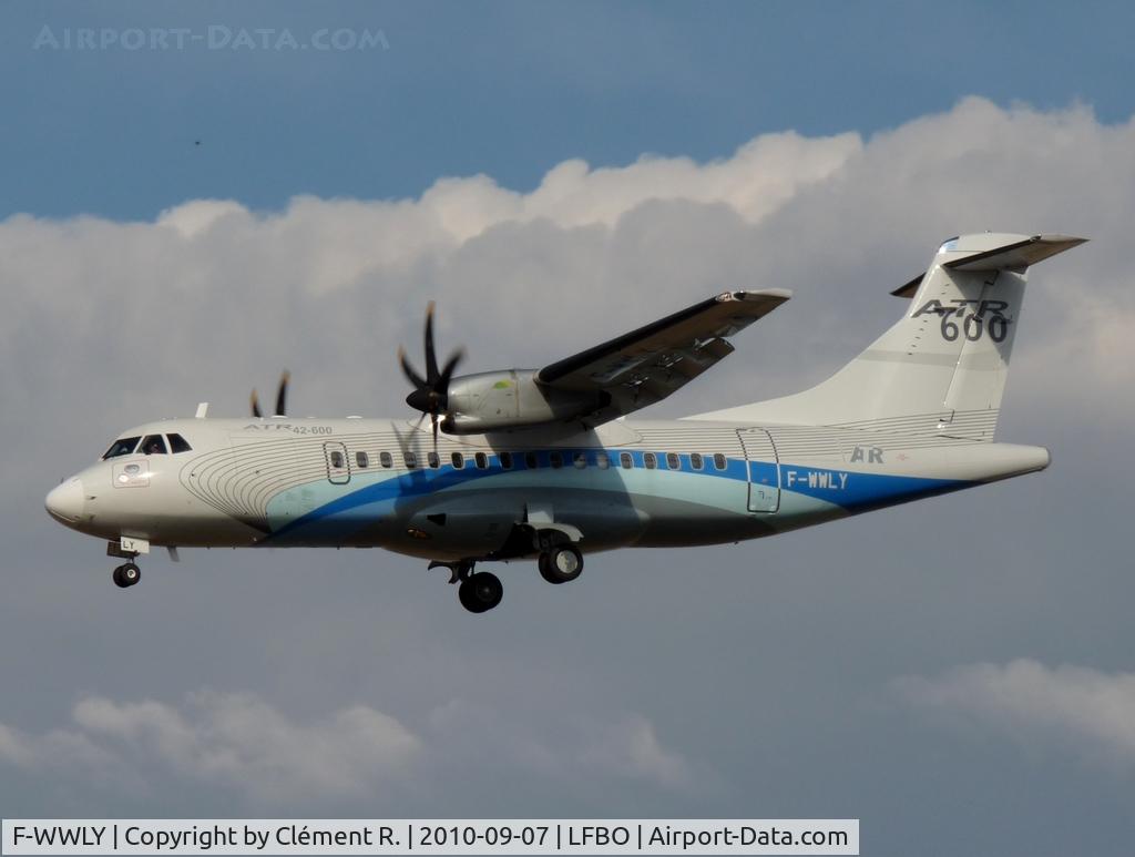 F-WWLY, 2010 ATR 42-600 C/N 811, Proto