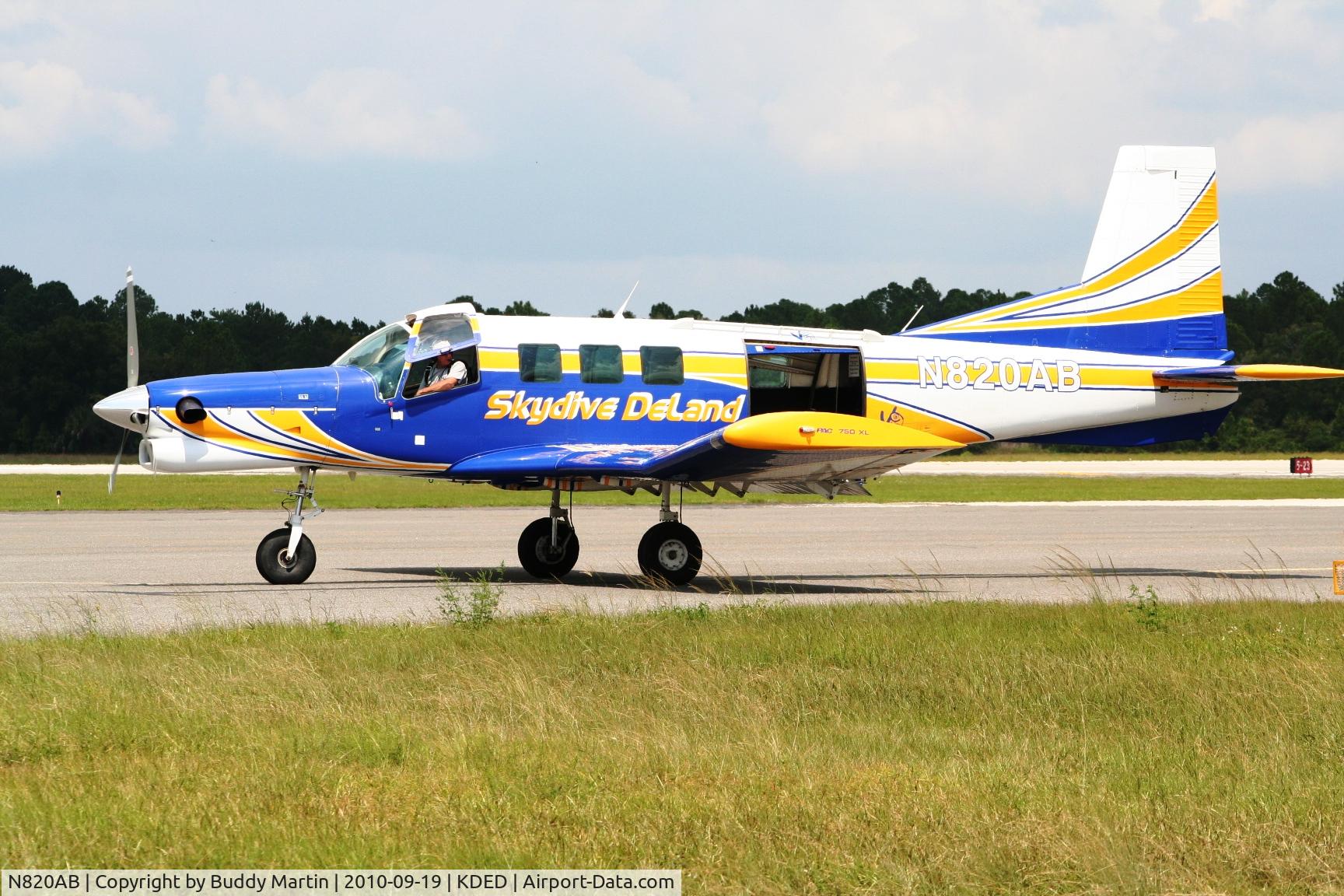 N820AB, 2005 Pacific Aerospace 750XL C/N 116, Loading up at KDED