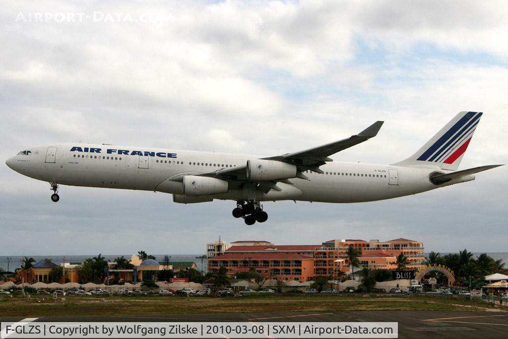 F-GLZS, 1999 Airbus A340-313X C/N 310, visitor