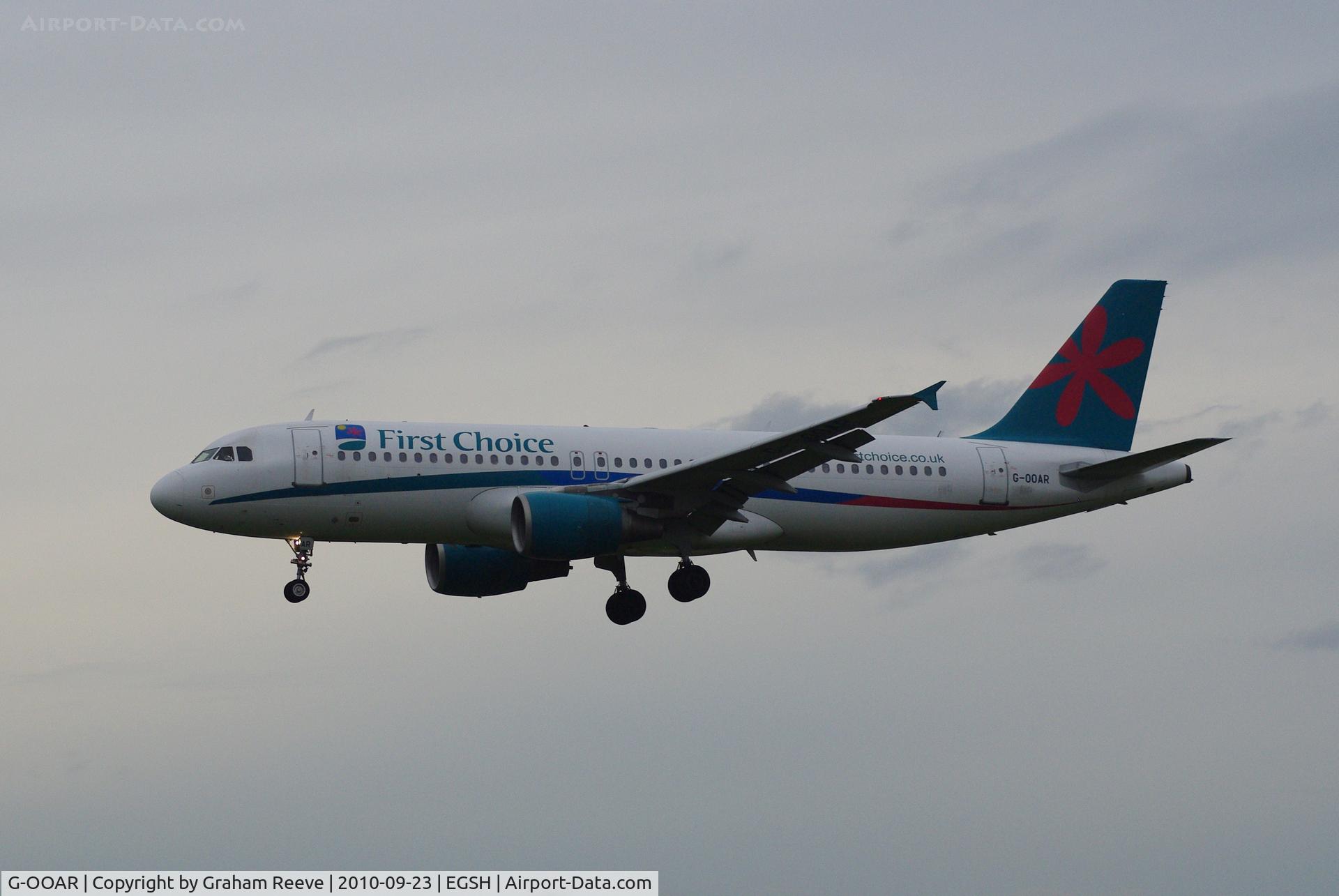 G-OOAR, 2000 Airbus A320-214 C/N 1320, Late afternoon landing.
