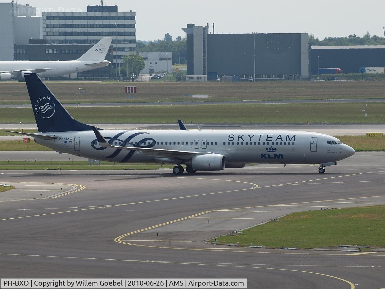 PH-BXO, 2001 Boeing 737-9K2 C/N 29599, New colours  