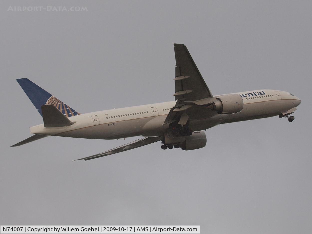N74007, 1999 Boeing 777-224 C/N 29477, Take off of the 